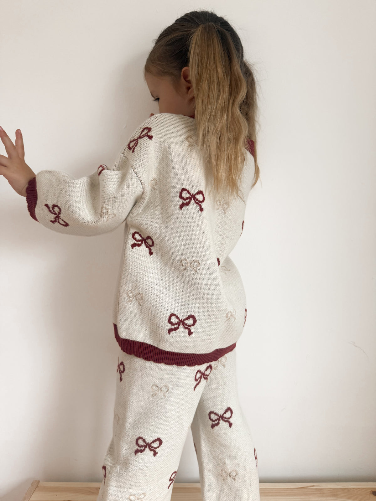 Winter Bow JUMPER